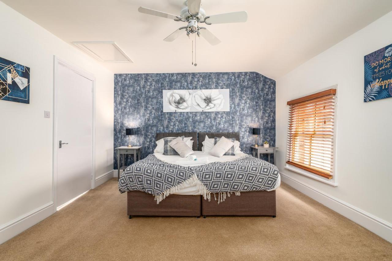Spacious Contractor House For Large Groups - Private Parking Northampton Esterno foto