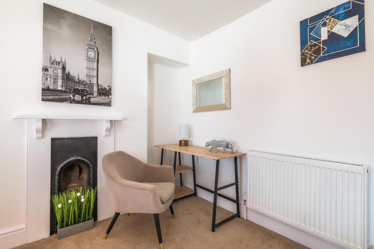 Spacious Contractor House For Large Groups - Private Parking Northampton Esterno foto