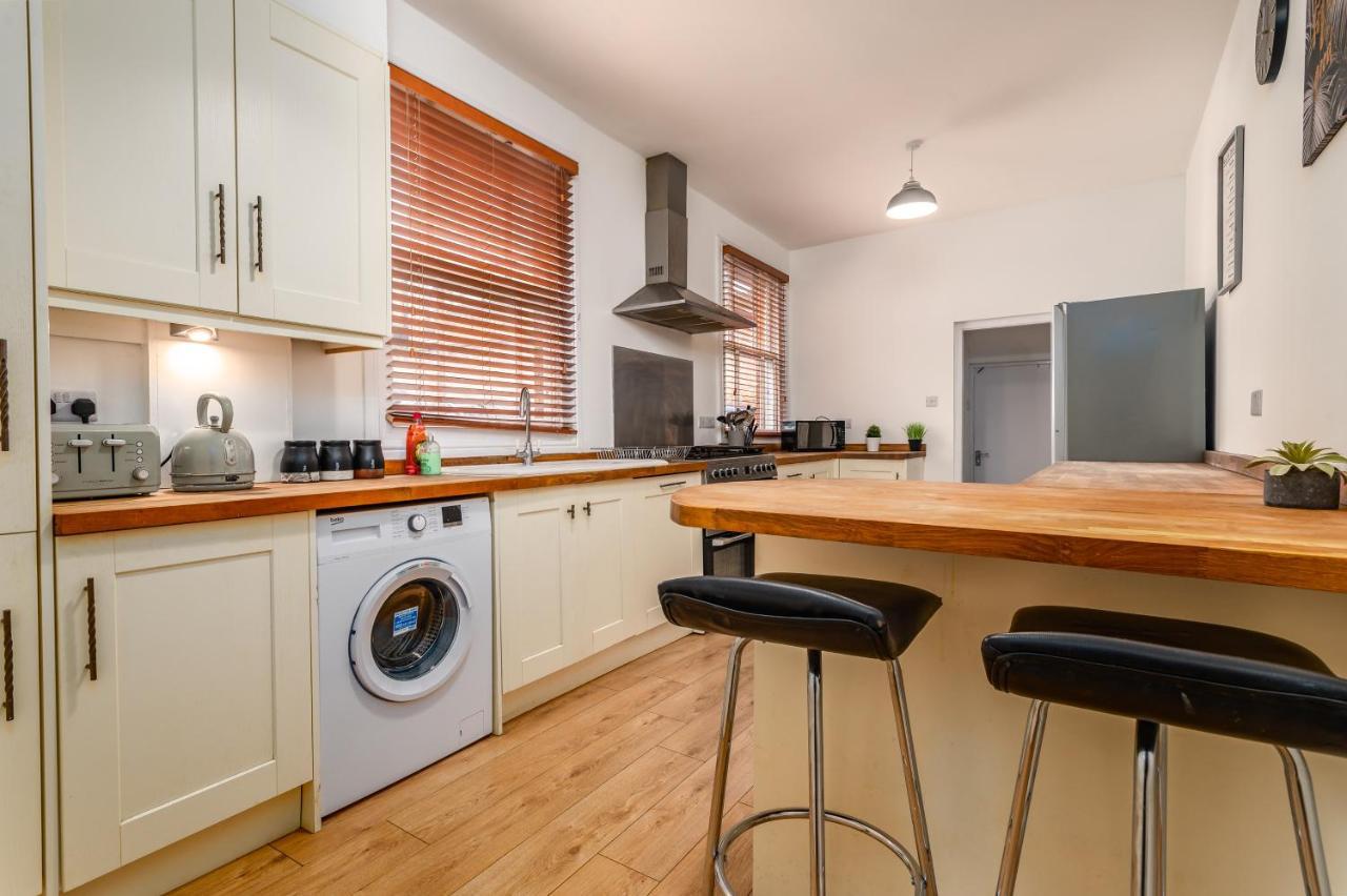Spacious Contractor House For Large Groups - Private Parking Northampton Esterno foto
