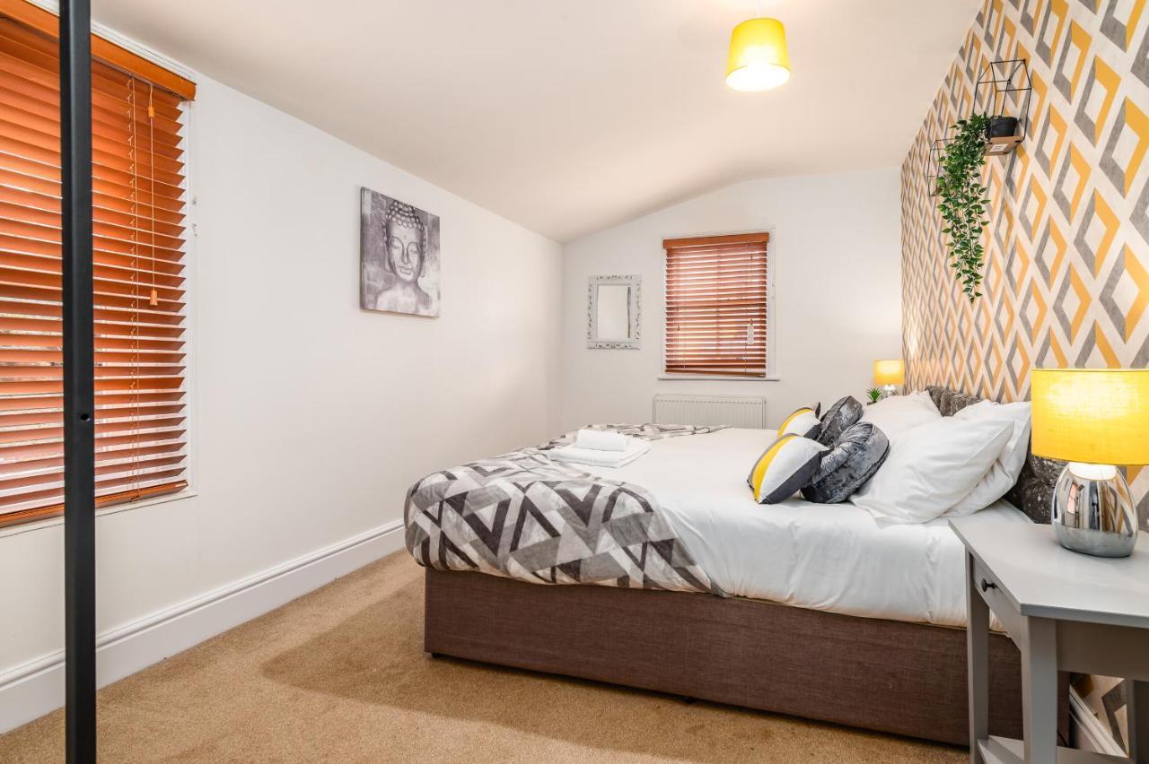 Spacious Contractor House For Large Groups - Private Parking Northampton Esterno foto