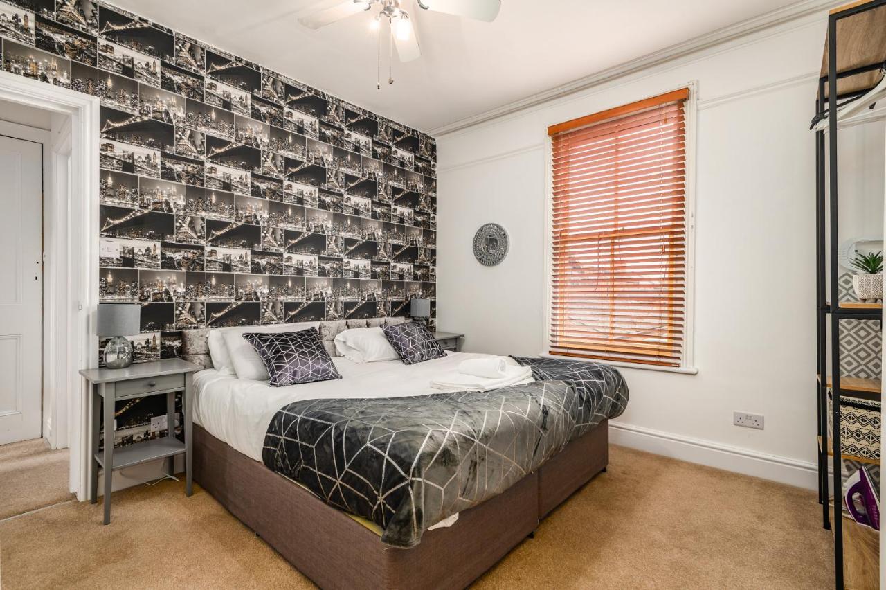 Spacious Contractor House For Large Groups - Private Parking Northampton Esterno foto